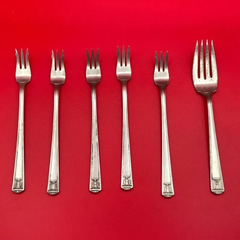 Holmes & Edwards CENTURY International Silver Plate 1923 Flatware  5 pieces